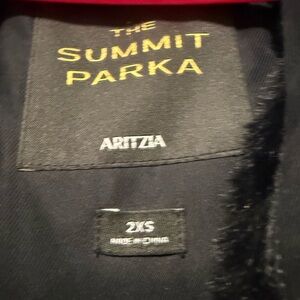 Aritzia Summit Parka in Black